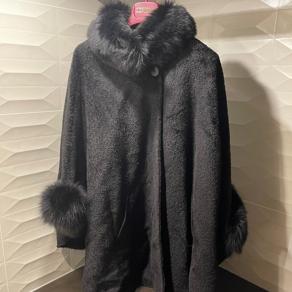 Women’s Finland Dyed Blue Fox Fur Trimmed Coat wool body